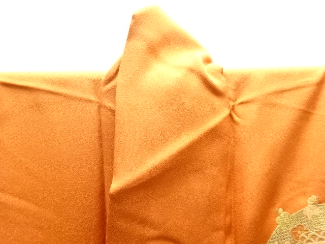  地紙に御所車・草花模様刺繍訪問着